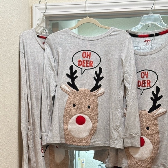 Oh DEER 🦌 Family Christmas Pajamas set! 4 sets of Xmas Pjs only worn once - Picture 4 of 11